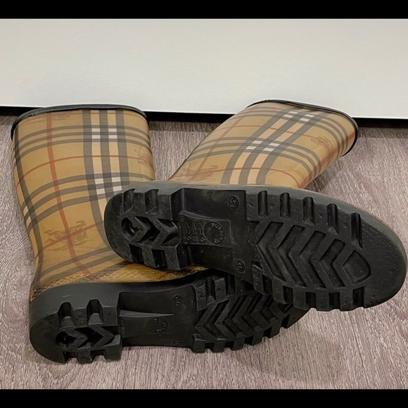 Burberry Rain boot - Picture 6 of 6
